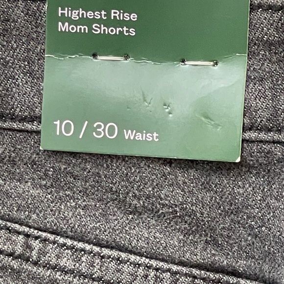 The color is like black and gray is brand new shorts and is size 10 - Picture 4 of 4